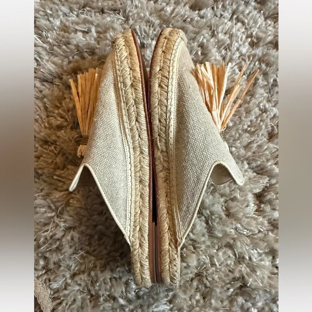 Women's Bettye Mueller Beige Espadrille‎ Mules with Tassels